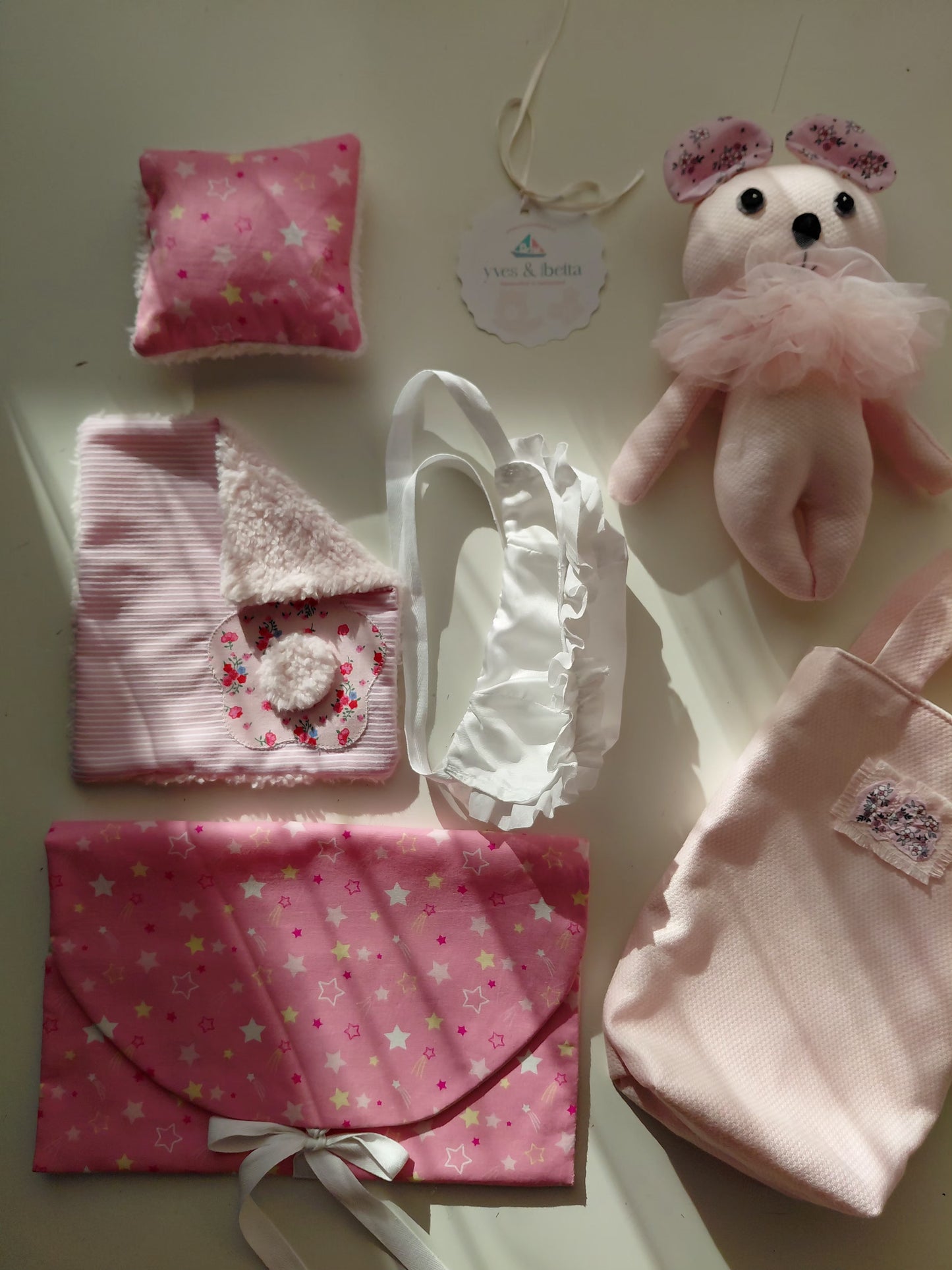 Bedtime & Travel Set (Betta La Fleuriste Toy + Set)