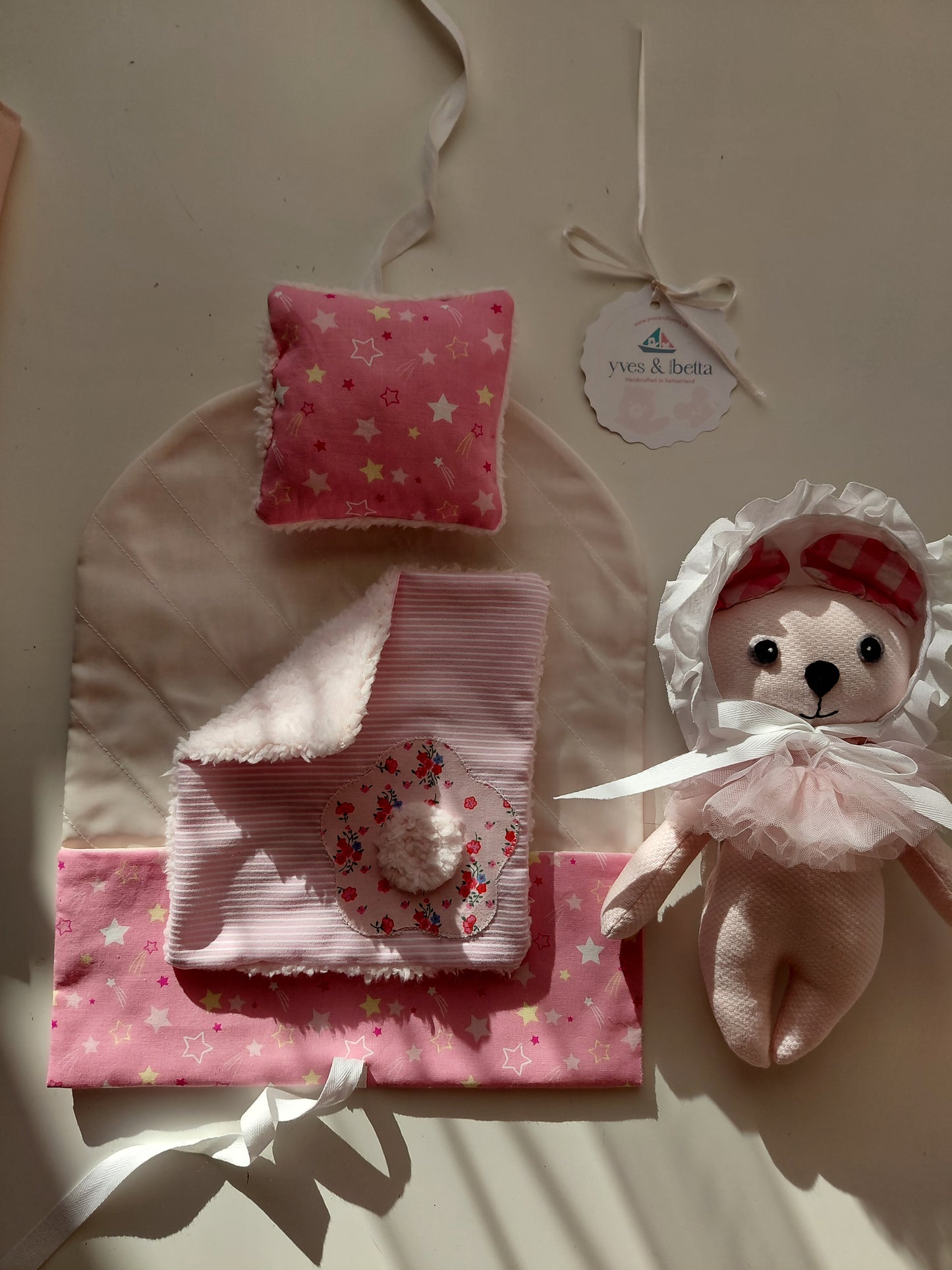 Bedtime & Travel Set (Betta La Fleuriste Toy + Set)