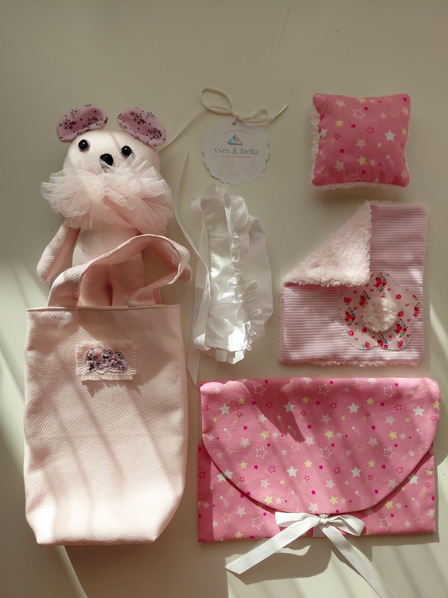 Bedtime & Travel Set (Betta La Fleuriste Toy + Set)