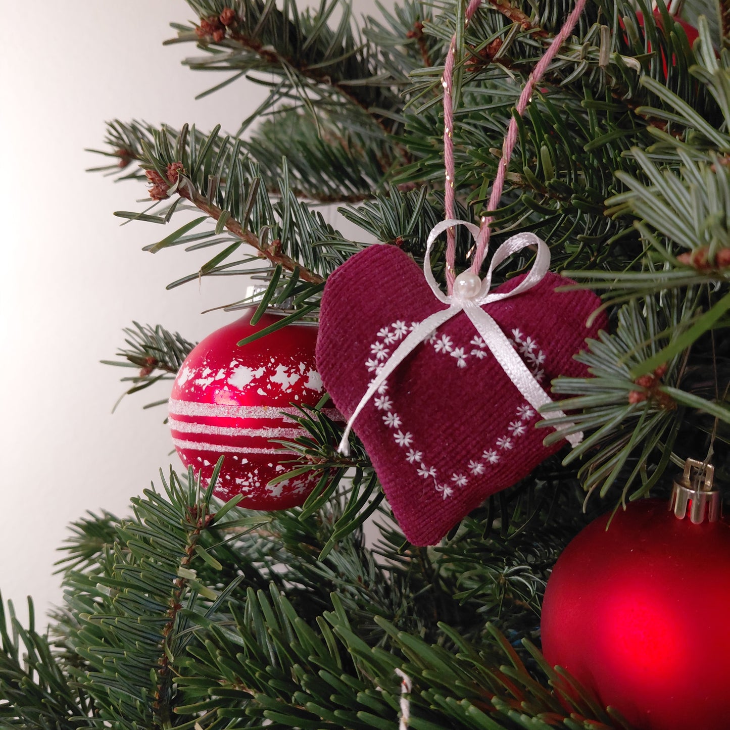 Set of 10 Velvet Christmas Hearts